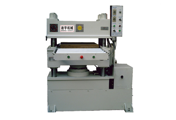 DYJ 四柱液壓裁斷機