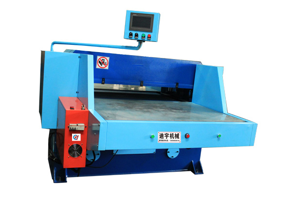 DYF 擺杆推闆精密四柱裁斷機